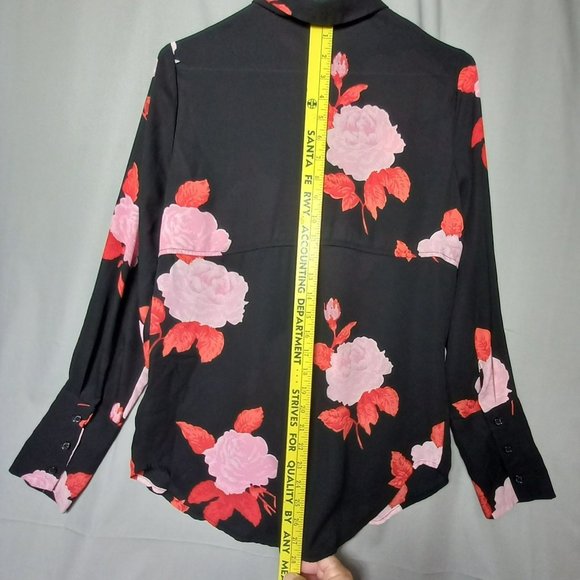 Who What Wear Bold Floral Blouse‎ Sz XS Button Up Long Sleeve Button Detail - Picture 2 of 9